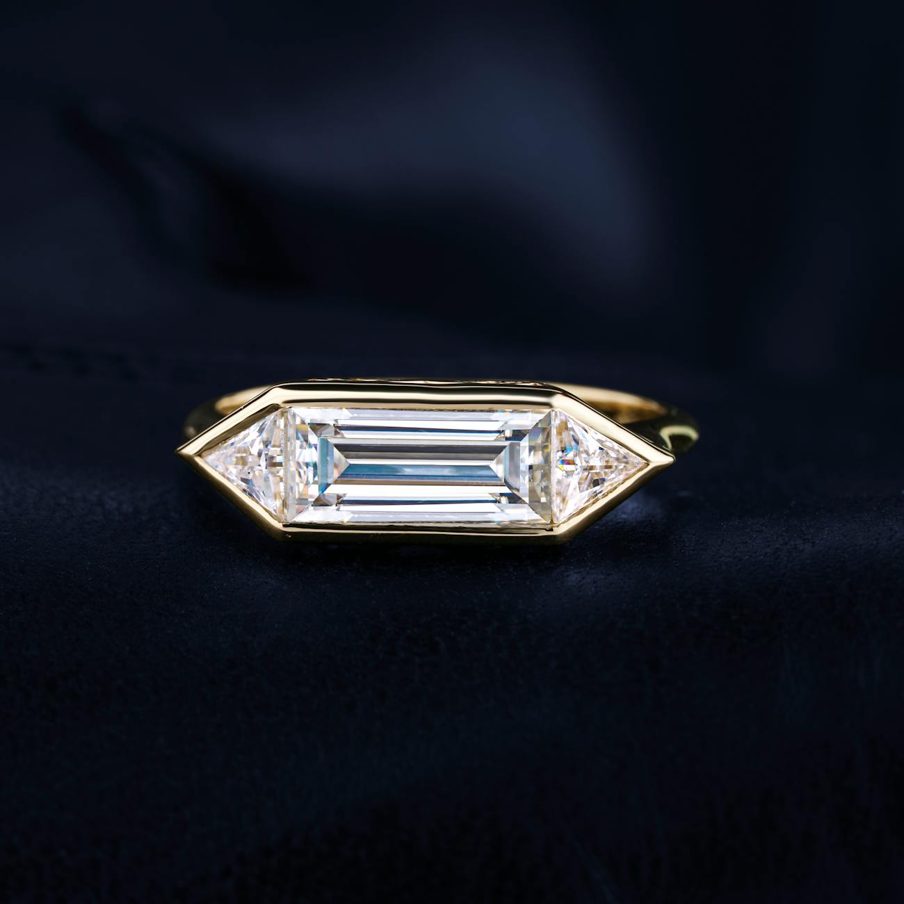 Bauhaus-Linie — 950er Platin, 0,4ct Princess-Cut